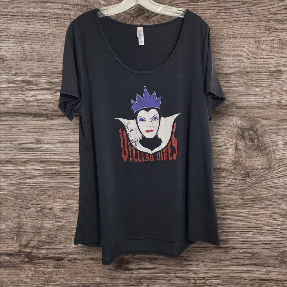 LuLaRoe misspell Villain "villian" vibes Evil Queen short sleeve shirt womans XL
